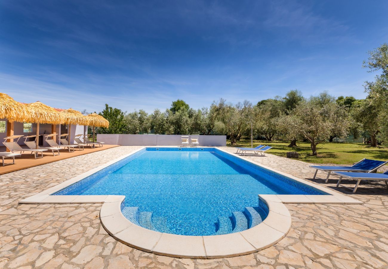 Zimmeranmietung in Fažana - Doppelzimmer Marceta - Pool und großer Garten