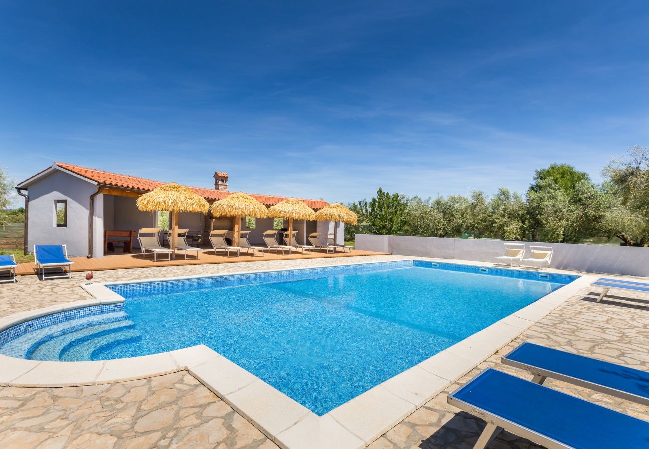 Zimmeranmietung in Fažana - Doppelzimmer Marceta - Pool und großer Garten