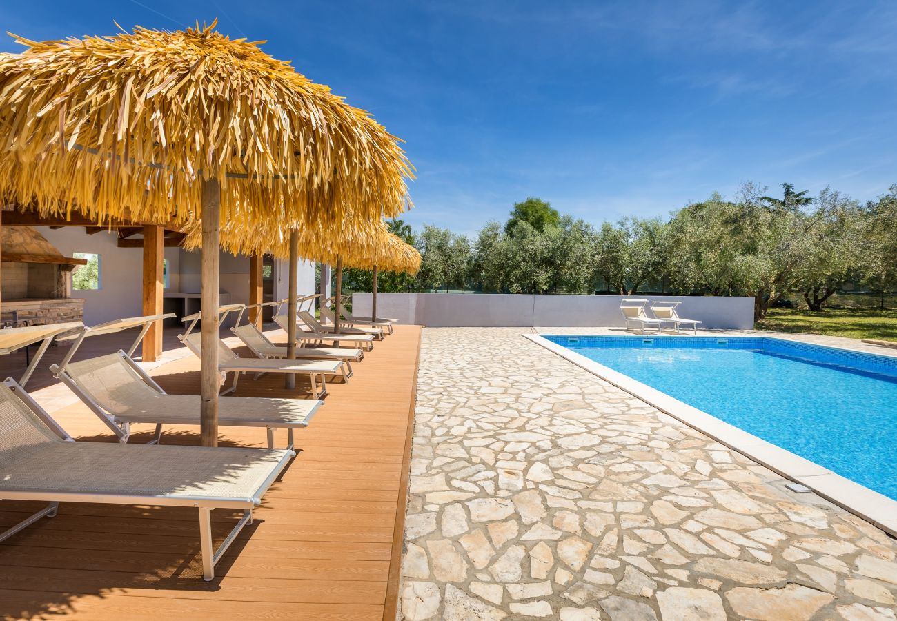 Zimmeranmietung in Fažana - Doppelzimmer Marceta - Pool und großer Garten