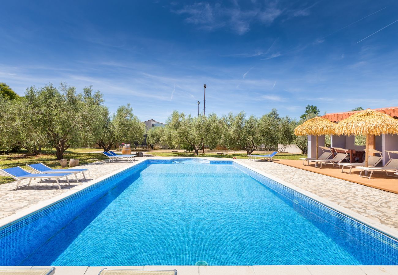 Zimmeranmietung in Fažana - Doppelzimmer Marceta - Pool und großer Garten