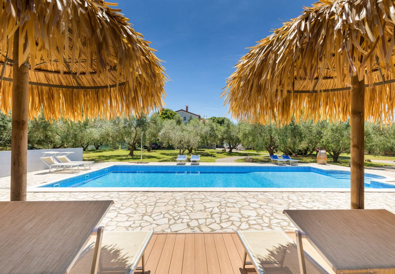 Zimmeranmietung in Fažana - Doppelzimmer Marceta - Pool und großer Garten