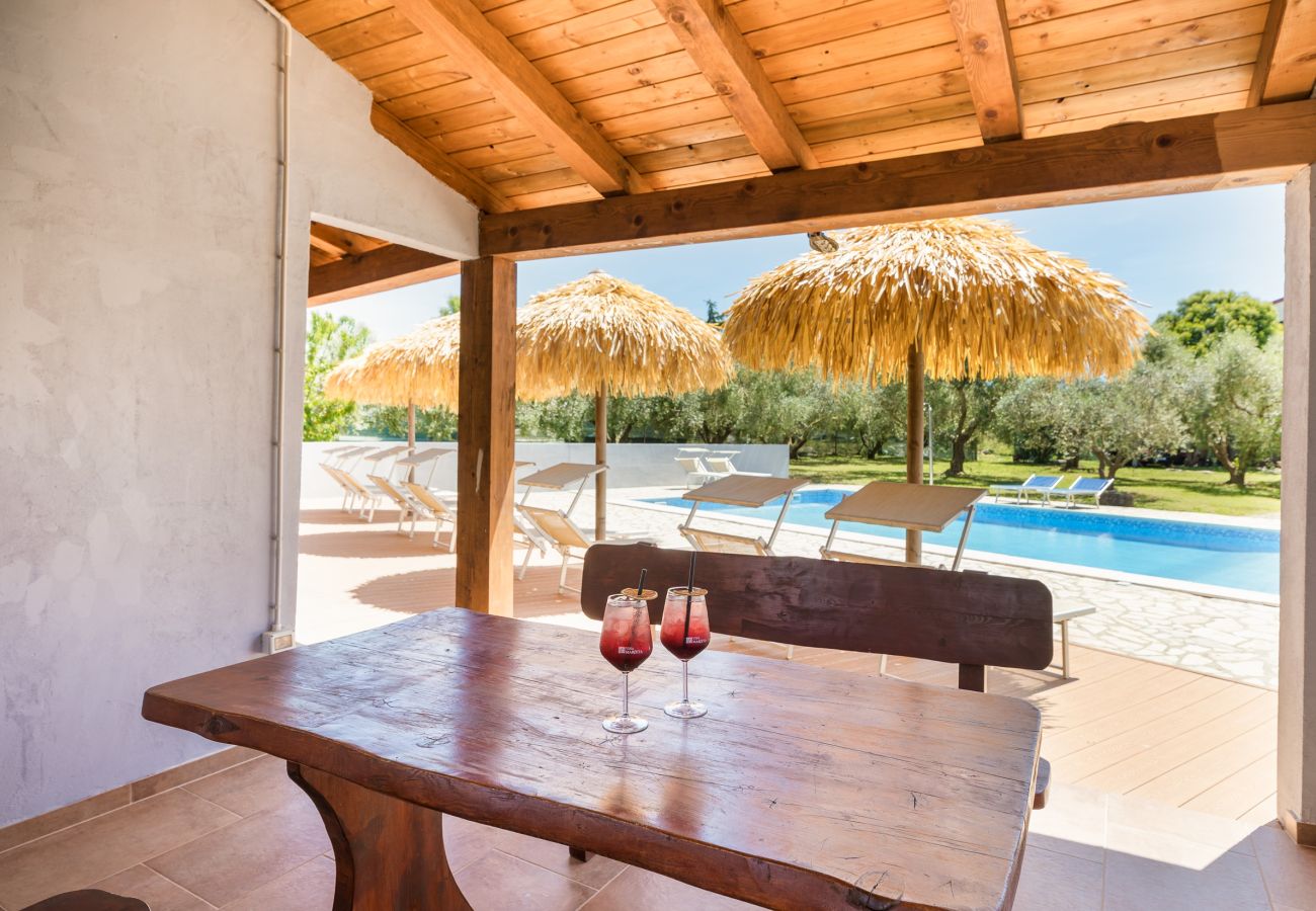 Zimmeranmietung in Fažana - Doppelzimmer Marceta - Pool und großer Garten