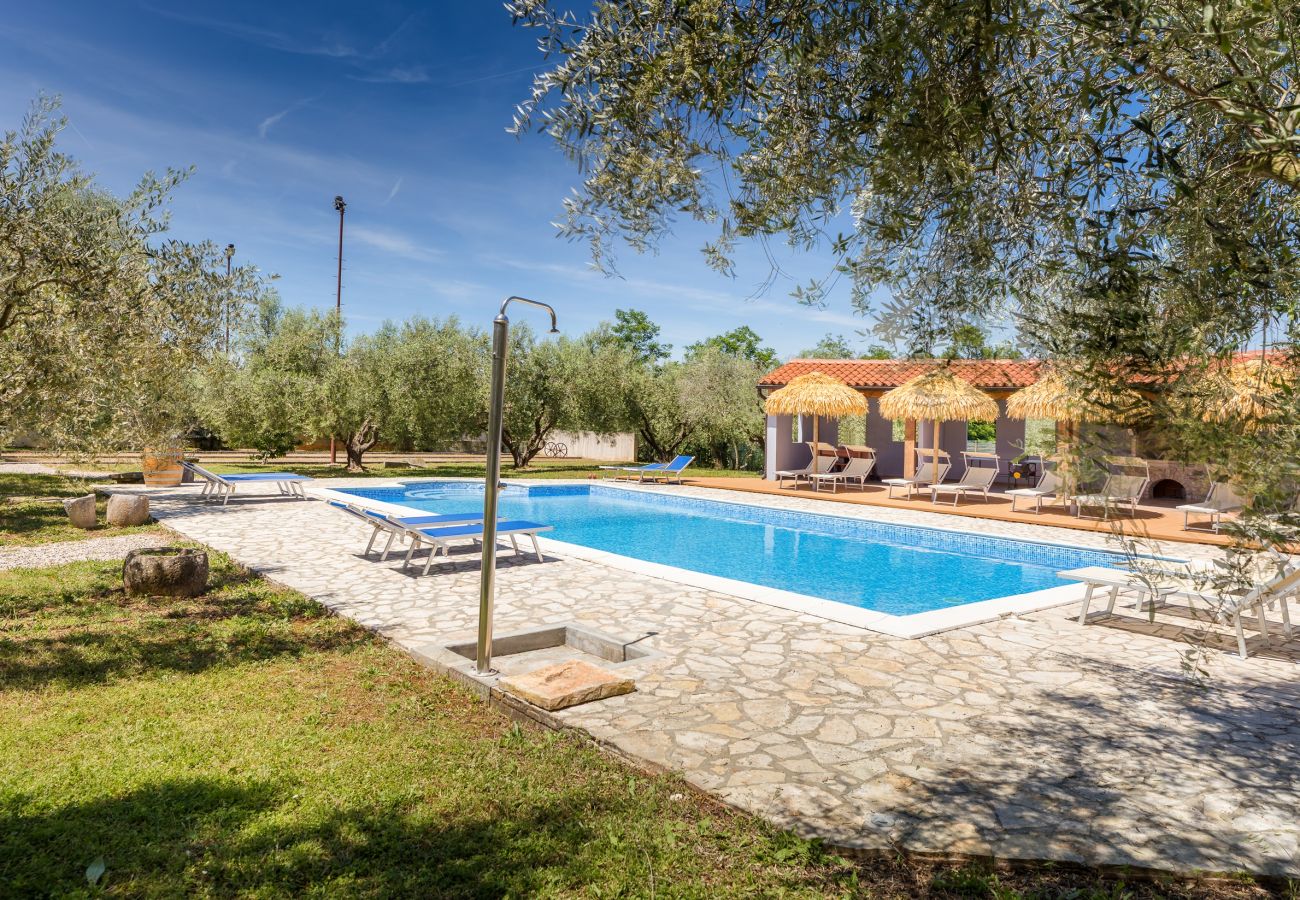 Zimmeranmietung in Fažana - Doppelzimmer Marceta - Pool und großer Garten