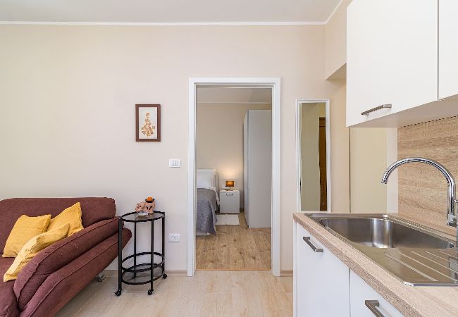 Ferienwohnung in Medulin - Modernes, elegantes Apartment Laurus (Rosemary) Ferienwohnung in Medulin - Modernes, elegantes Apartment Laurus (Rosemary)