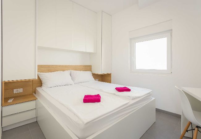 Ferienwohnung in Premantura - Villa Frida - Apartment Olive mit Terasse Ferienwohnung in Premantura - Villa Frida - Apartment Olive mit Terasse