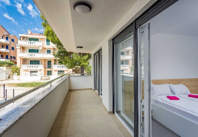 Ferienwohnung in Premantura - Villa Frida - Apartment Oleander mit Balkon Ferienwohnung in Premantura - Villa Frida - Apartment Oleander mit Balkon