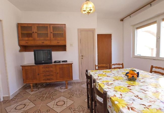 Ferienwohnung in Pula - Gortan-Bucht – 100 m vom Strand – Mare A1 Ferienwohnung in Pula - Gortan-Bucht – 100 m vom Strand – Mare A1