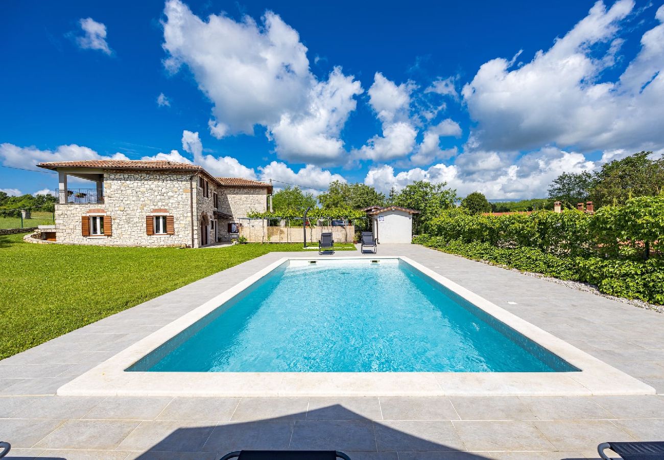 Villa in Nedešcina - Steinjuwel - Villa Katarina mit privatem Pool