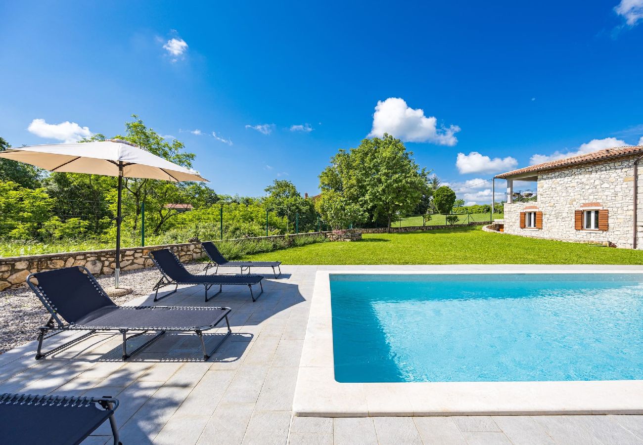 Villa in Nedešcina - Steinjuwel - Villa Katarina mit privatem Pool