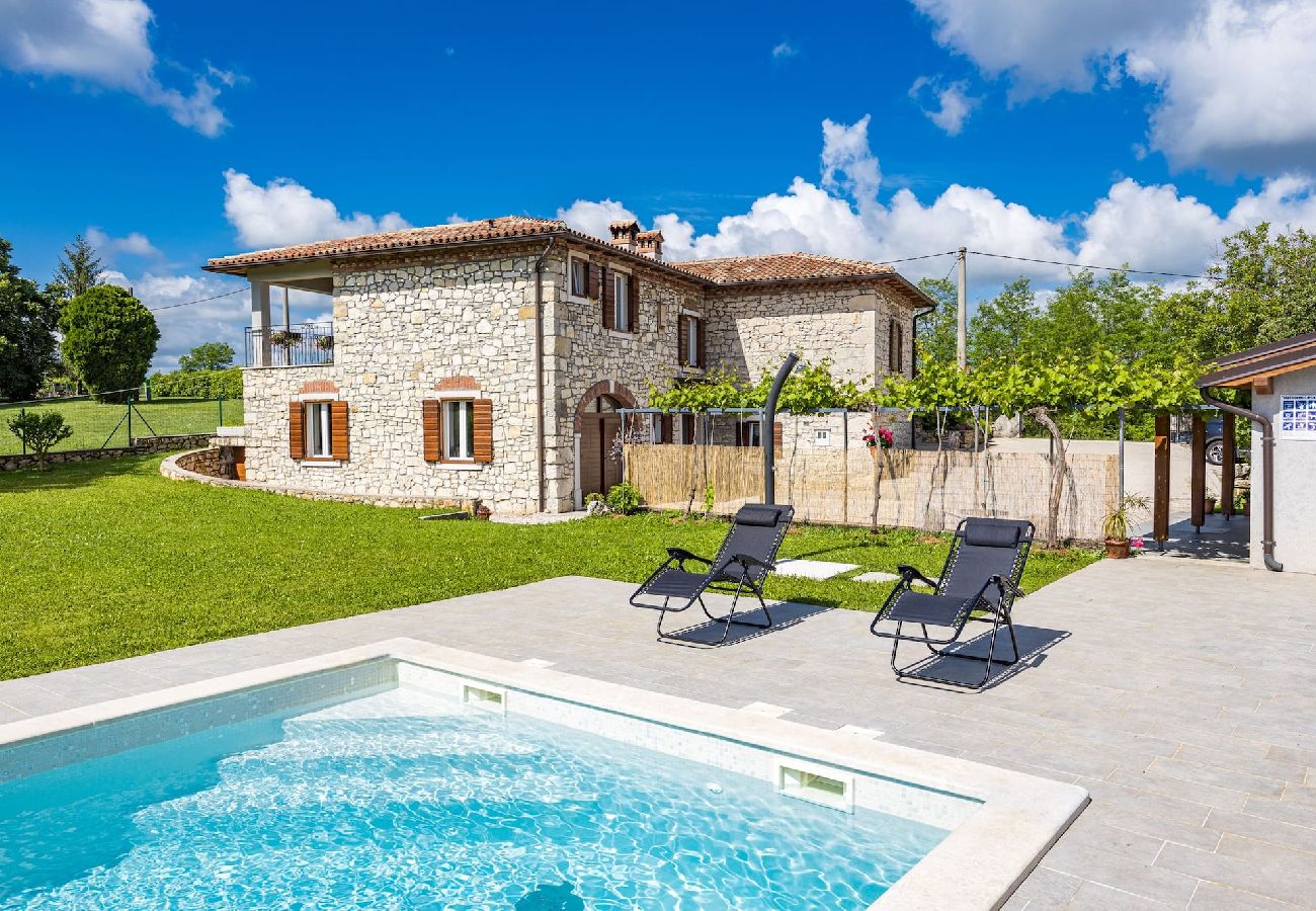 Villa in Nedešcina - Steinjuwel - Villa Katarina mit privatem Pool