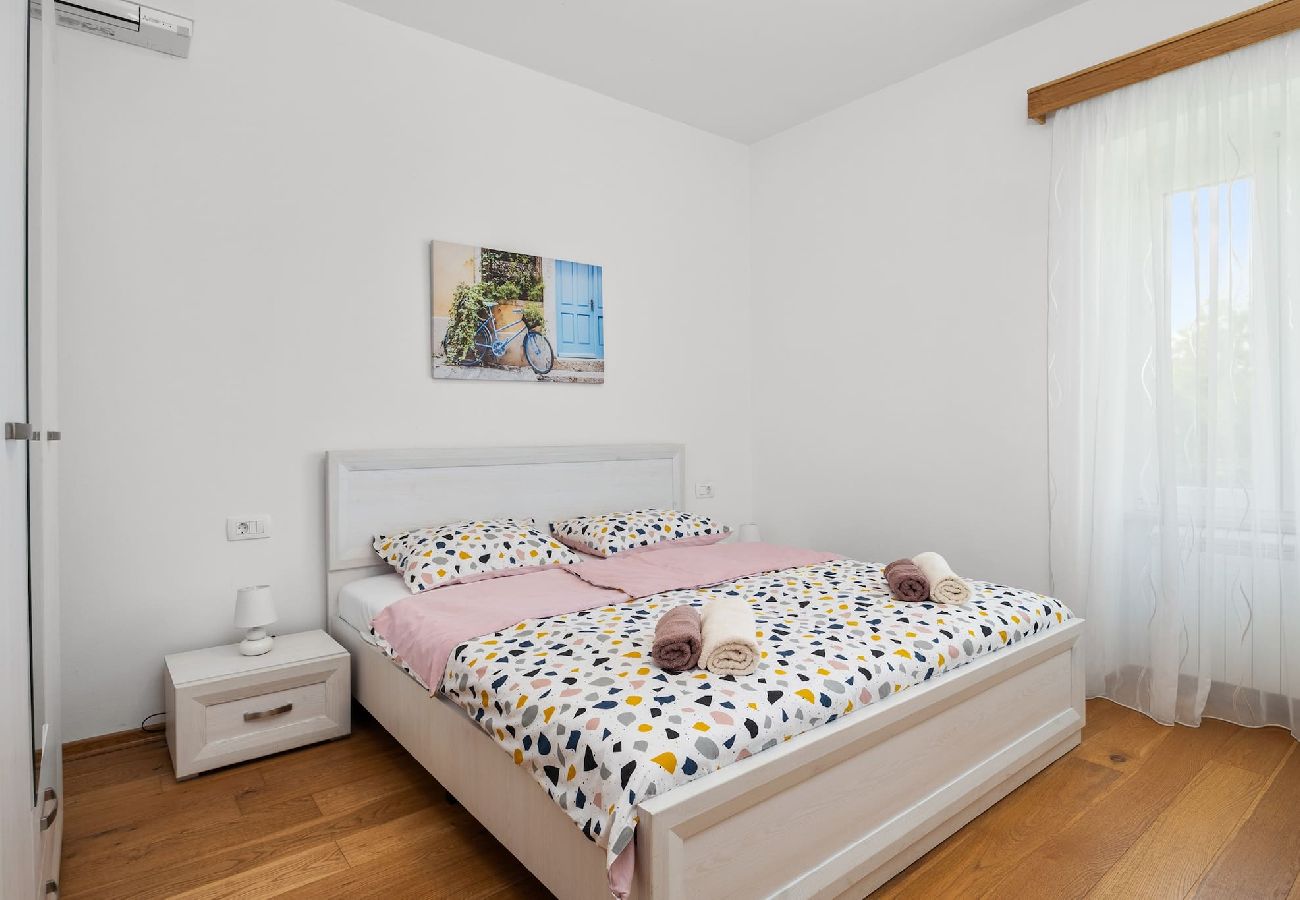 Villa in Nedešcina - Steinjuwel - Villa Katarina mit privatem Pool