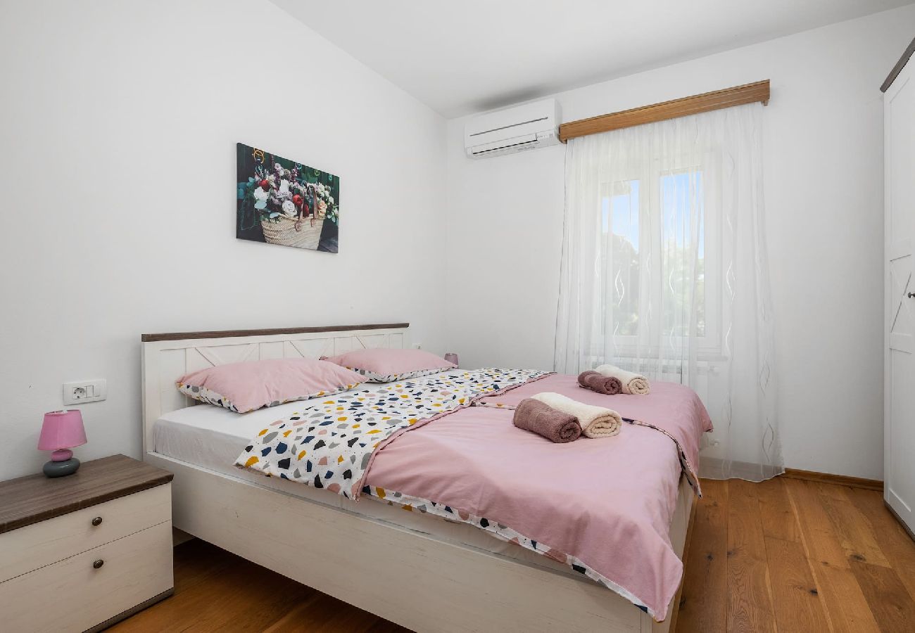 Villa in Nedešcina - Steinjuwel - Villa Katarina mit privatem Pool