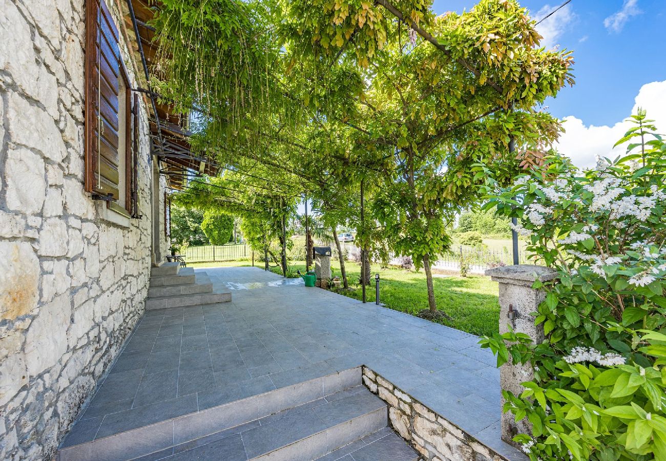Villa in Nedešcina - Steinjuwel - Villa Katarina mit privatem Pool