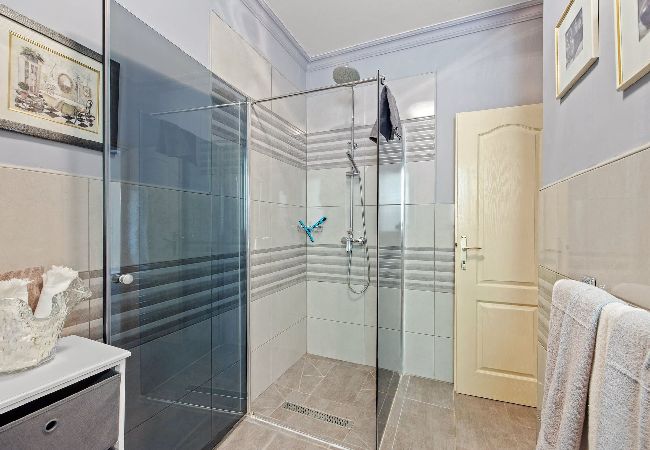 Ferienwohnung in Rabac - Lady M White – Balkon und Meerblick Ferienwohnung in Rabac - Lady M White – Balkon und Meerblick