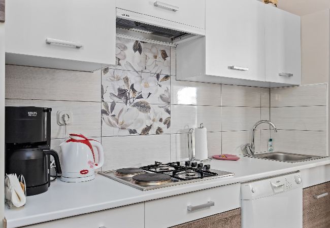 Ferienwohnung in Rabac - Lady M White – Balkon und Meerblick Ferienwohnung in Rabac - Lady M White – Balkon und Meerblick