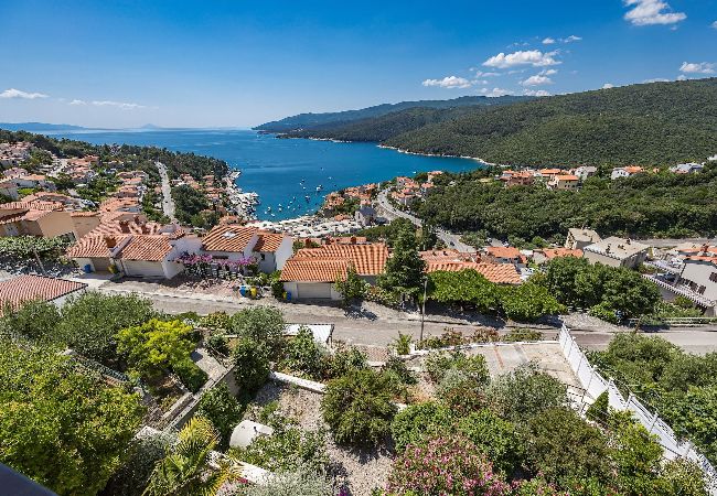 Ferienwohnung in Rabac - Lady M White – Balkon und Meerblick Ferienwohnung in Rabac - Lady M White – Balkon und Meerblick