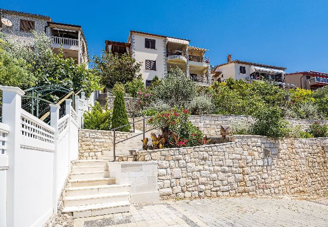 Ferienwohnung in Rabac - Lady M White – Balkon und Meerblick Ferienwohnung in Rabac - Lady M White – Balkon und Meerblick