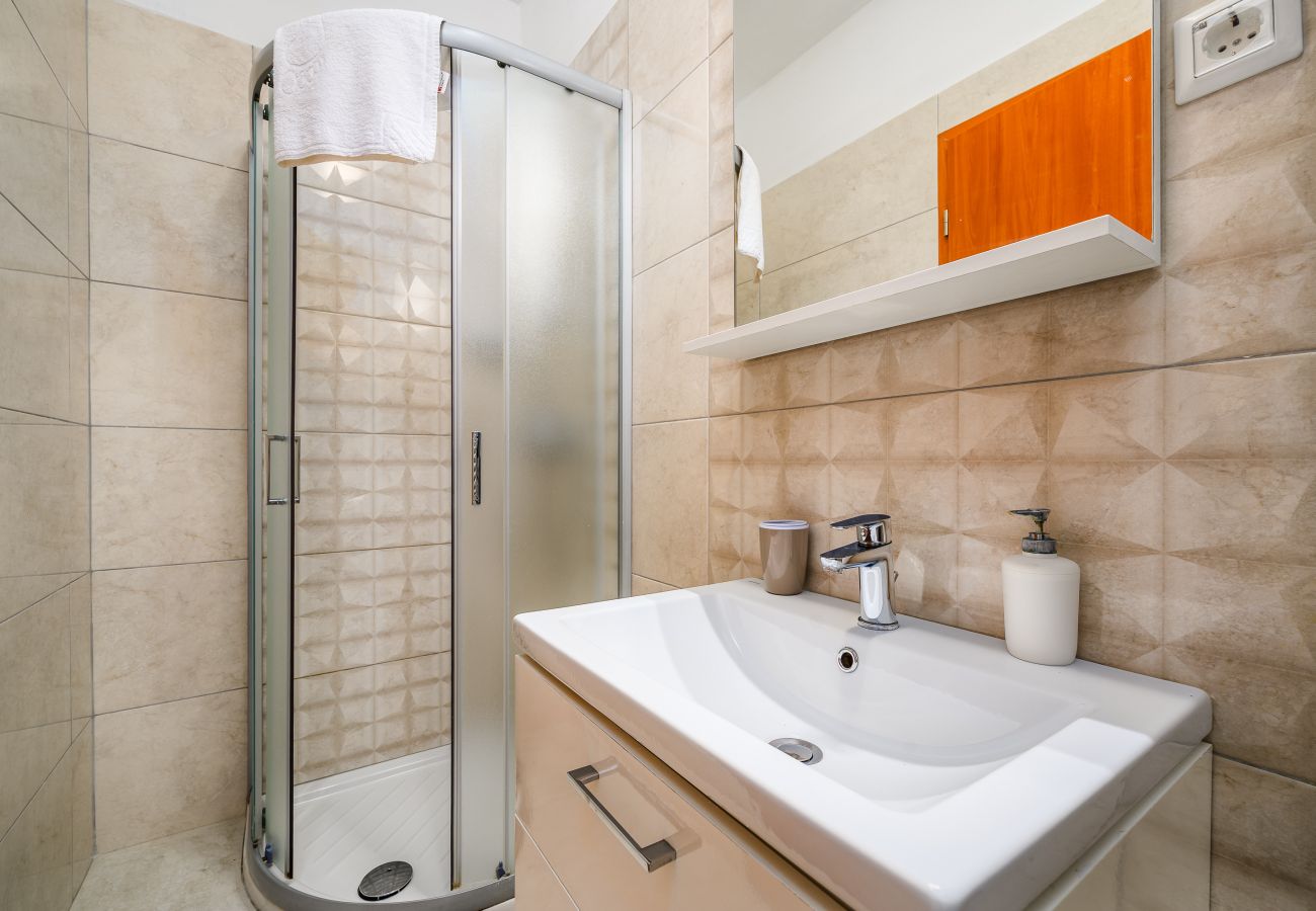 Ferienwohnung in Drenje - Entspannendes FeWo - Pool, Sauna, Whirlpool 1
