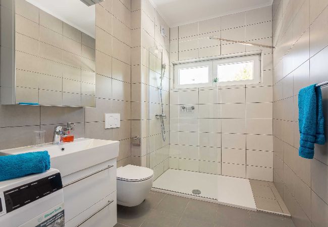 Ferienwohnung in Premantura - Villa Frida - Apartment Laurel mit Balkon Ferienwohnung in Premantura - Villa Frida - Apartment Laurel mit Balkon
