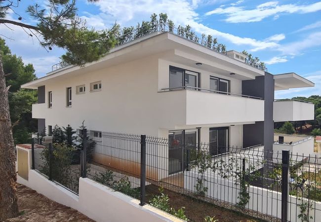 Ferienwohnung in Premantura - Villa Frida - Apartment Laurel mit Balkon Ferienwohnung in Premantura - Villa Frida - Apartment Laurel mit Balkon