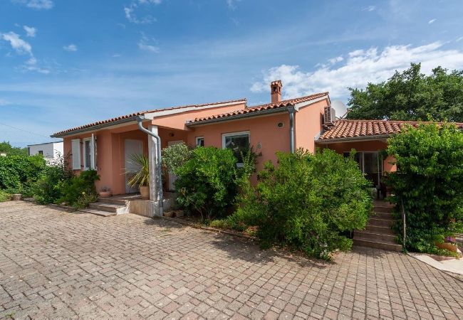 Ferienwohnung in Vintijan - Villa Vintiana – Pool, 2 Schlafzimmer Ferienwohnung in Vintijan - Villa Vintiana – Pool, 2 Schlafzimmer