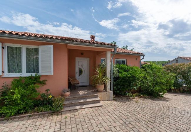 Ferienwohnung in Vintijan - Villa Vintiana – Pool, 2 Schlafzimmer Ferienwohnung in Vintijan - Villa Vintiana – Pool, 2 Schlafzimmer
