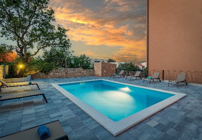 Ferienwohnung in Ližnjan - Modernes FeWo, Pool, Meerblick – Cesare 5 Ferienwohnung in Ližnjan - Modernes FeWo, Pool, Meerblick – Cesare 5