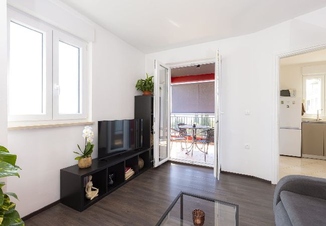 Ferienwohnung in Sveta Marina - Rotes Haus Sv. Marina - Apartment mit Meerblick 1 Ferienwohnung in Sveta Marina - Rotes Haus Sv. Marina - Apartment mit Meerblick 1