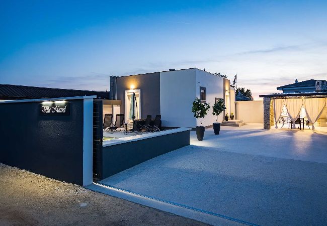 Villa in Gajana - Villa Marsel (4+2) - Privater Pool und Whirlpool Villa in Gajana - Villa Marsel (4+2) - Privater Pool und Whirlpool