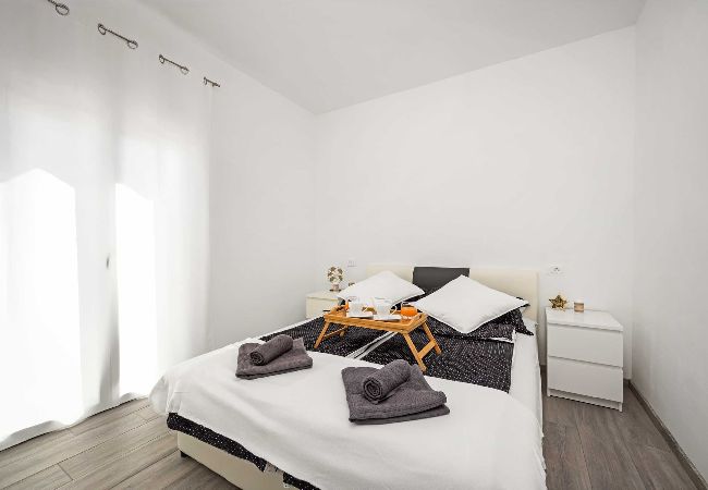 Villa in Gajana - Villa Marsel (4+2) - Privater Pool und Whirlpool Villa in Gajana - Villa Marsel (4+2) - Privater Pool und Whirlpool