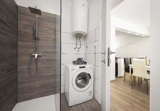 Villa in Gajana - Villa Marsel (4+2) - Privater Pool und Whirlpool Villa in Gajana - Villa Marsel (4+2) - Privater Pool und Whirlpool