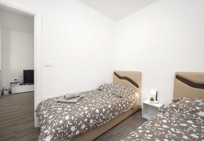 Villa in Gajana - Villa Marsel (4+2) - Privater Pool und Whirlpool Villa in Gajana - Villa Marsel (4+2) - Privater Pool und Whirlpool