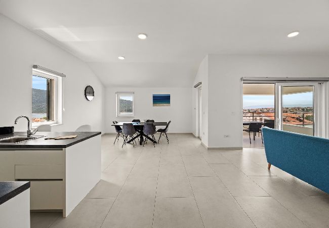 Ferienwohnung in Cres - Bezaubernde Sommerwohnung mit Meerblick Ferienwohnung in Cres - Bezaubernde Sommerwohnung mit Meerblick