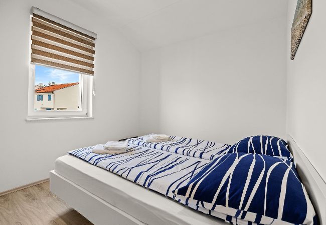 Ferienwohnung in Cres - Bezaubernde Sommerwohnung mit Meerblick Ferienwohnung in Cres - Bezaubernde Sommerwohnung mit Meerblick