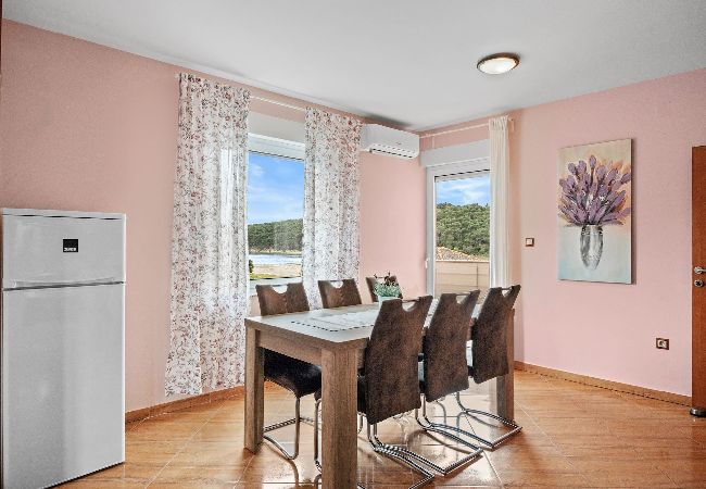 Ferienwohnung in Kampor - Familien FeWo Lavanda (Neda) – Meerblick, Insel Rab Ferienwohnung in Kampor - Familien FeWo Lavanda (Neda) – Meerblick, Insel Rab