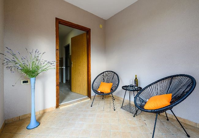 Ferienwohnung in Markoci - Ihr Urlaub in der Natur mit privatem Pool - Lara Ferienwohnung in Markoci - Ihr Urlaub in der Natur mit privatem Pool - Lara