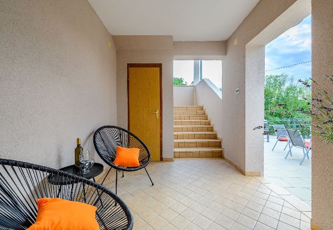Ferienwohnung in Markoci - Ihr Urlaub in der Natur mit privatem Pool - Lara Ferienwohnung in Markoci - Ihr Urlaub in der Natur mit privatem Pool - Lara