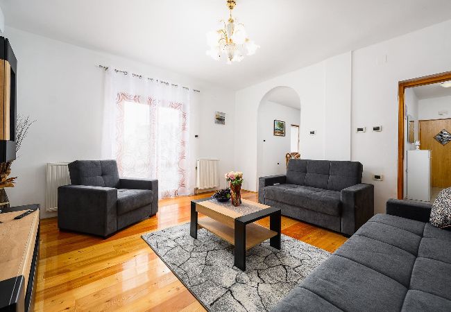 Ferienwohnung in Markoci - Ihr Urlaub in der Natur mit privatem Pool - Lara Ferienwohnung in Markoci - Ihr Urlaub in der Natur mit privatem Pool - Lara