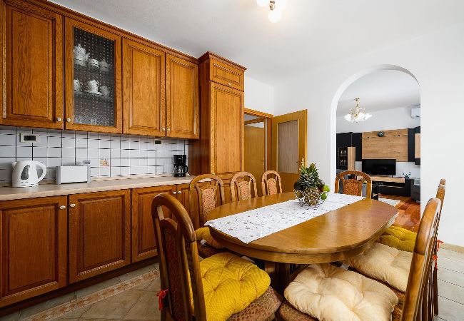 Ferienwohnung in Markoci - Ihr Urlaub in der Natur mit privatem Pool - Lara Ferienwohnung in Markoci - Ihr Urlaub in der Natur mit privatem Pool - Lara