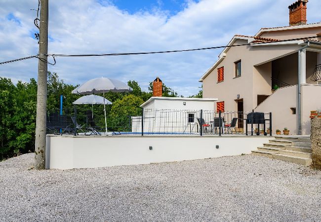 Ferienwohnung in Markoci - Ihr Urlaub in der Natur mit privatem Pool - Lara Ferienwohnung in Markoci - Ihr Urlaub in der Natur mit privatem Pool - Lara