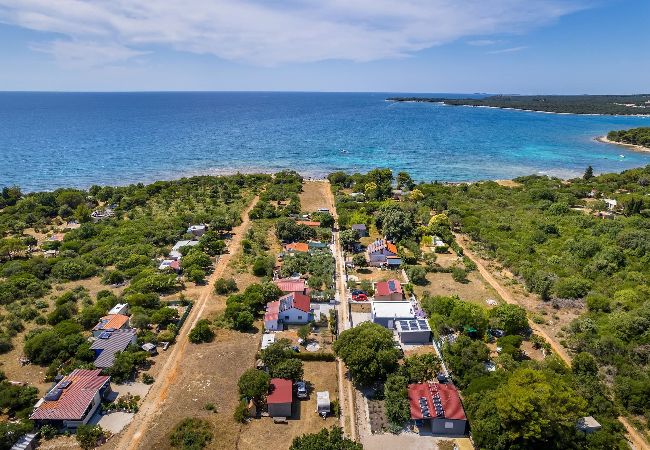 Ferienhaus in Peroj - Eco Beach House Corrine - 100 m vom Strand  Ferienhaus in Peroj - Eco Beach House Corrine - 100 m vom Strand