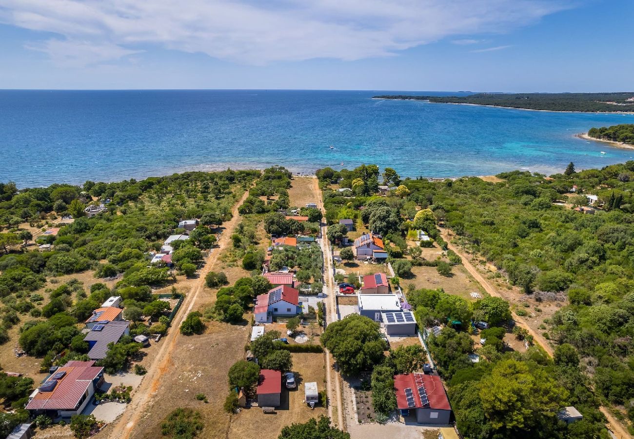 Ferienhaus in Peroj - Eco Beach House Corrine - 100 m vom Strand 