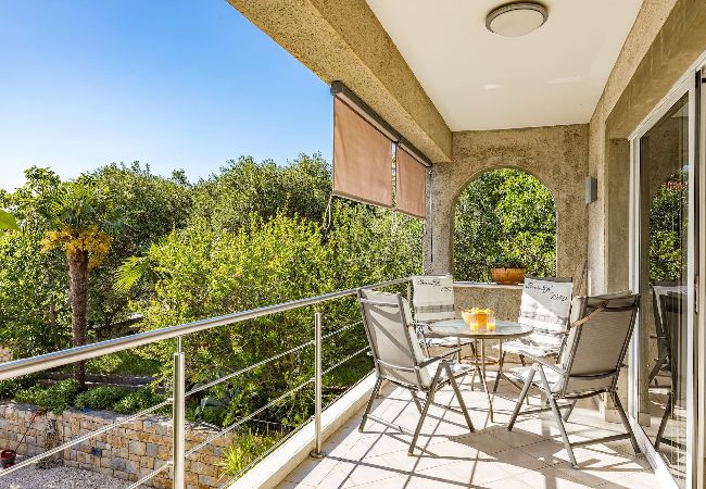 Ferienwohnung in Banjol - Magischer Garten mit Whirlpool - FeWo Blanka A1 Ferienwohnung in Banjol - Magischer Garten mit Whirlpool - FeWo Blanka A1