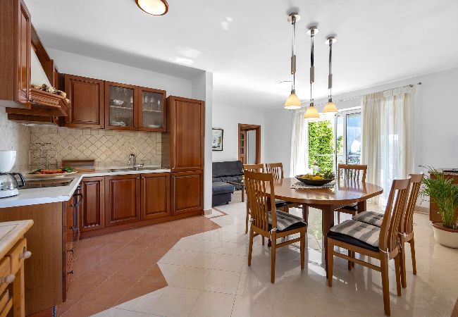 Ferienwohnung in Banjol - Magischer Garten mit Whirlpool - FeWo Blanka A1 Ferienwohnung in Banjol - Magischer Garten mit Whirlpool - FeWo Blanka A1