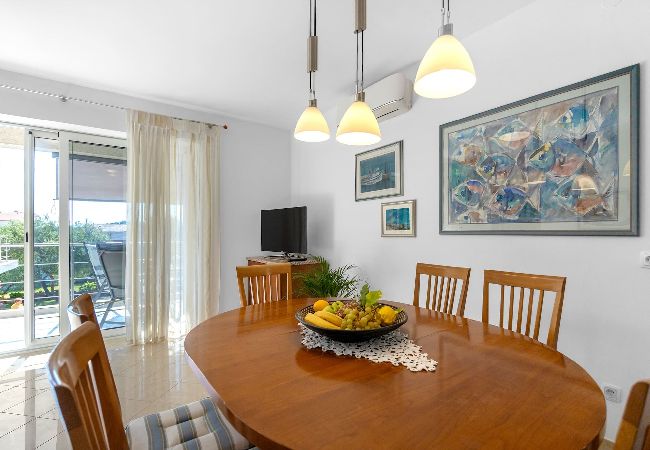 Ferienwohnung in Banjol - Magischer Garten mit Whirlpool - FeWo Blanka A1 Ferienwohnung in Banjol - Magischer Garten mit Whirlpool - FeWo Blanka A1