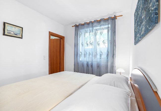 Ferienwohnung in Banjol - Magischer Garten mit Whirlpool - FeWo Blanka A1 Ferienwohnung in Banjol - Magischer Garten mit Whirlpool - FeWo Blanka A1