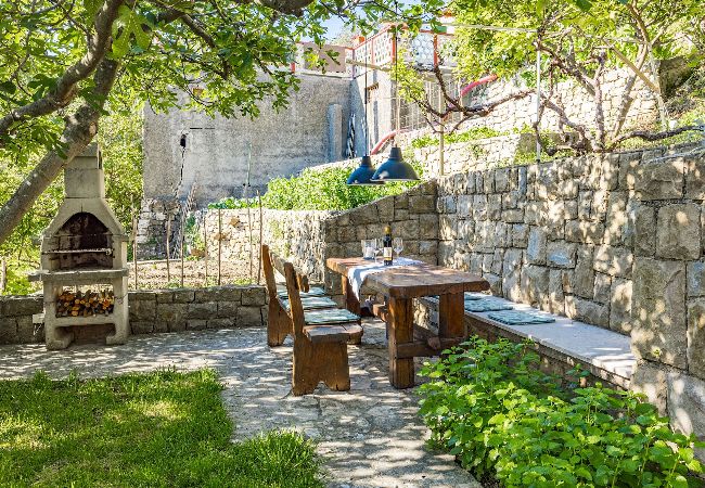 Ferienwohnung in Banjol - Magischer Garten mit Whirlpool - FeWo Blanka A1 Ferienwohnung in Banjol - Magischer Garten mit Whirlpool - FeWo Blanka A1