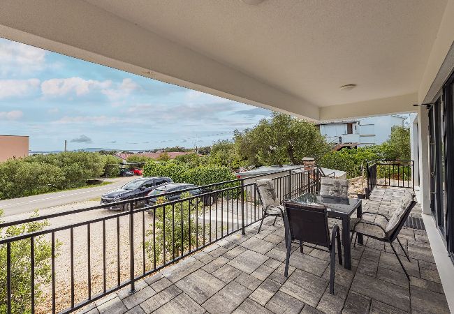 Ferienwohnung in Banjol - Wunderbare Terrasse und Meerblick - Max 1 Ferienwohnung in Banjol - Wunderbare Terrasse und Meerblick - Max 1