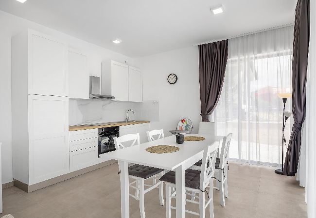 Ferienwohnung in Banjol - Wunderbare Terrasse und Meerblick - Max 1 Ferienwohnung in Banjol - Wunderbare Terrasse und Meerblick - Max 1