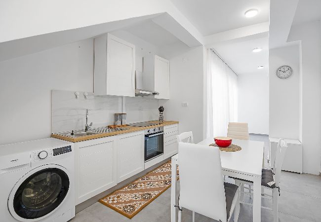 Ferienwohnung in Banjol - Hübsch Interieur und entspannende Umgebung - Max 2 Ferienwohnung in Banjol - Hübsch Interieur und entspannende Umgebung - Max 2